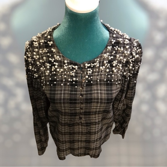 Pre-Loved Akemi + Kin blouse - Picture 2 of 5